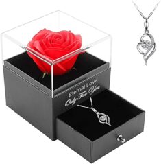 Handgefertigte konservierte Rose als Geschenkset mit herzförmigem Anhänger